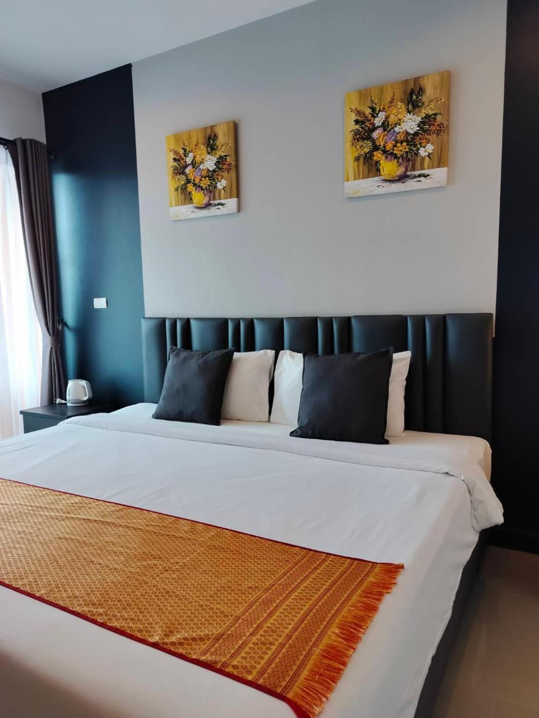 May House Karon Beach Ban Karon Buitenkant foto