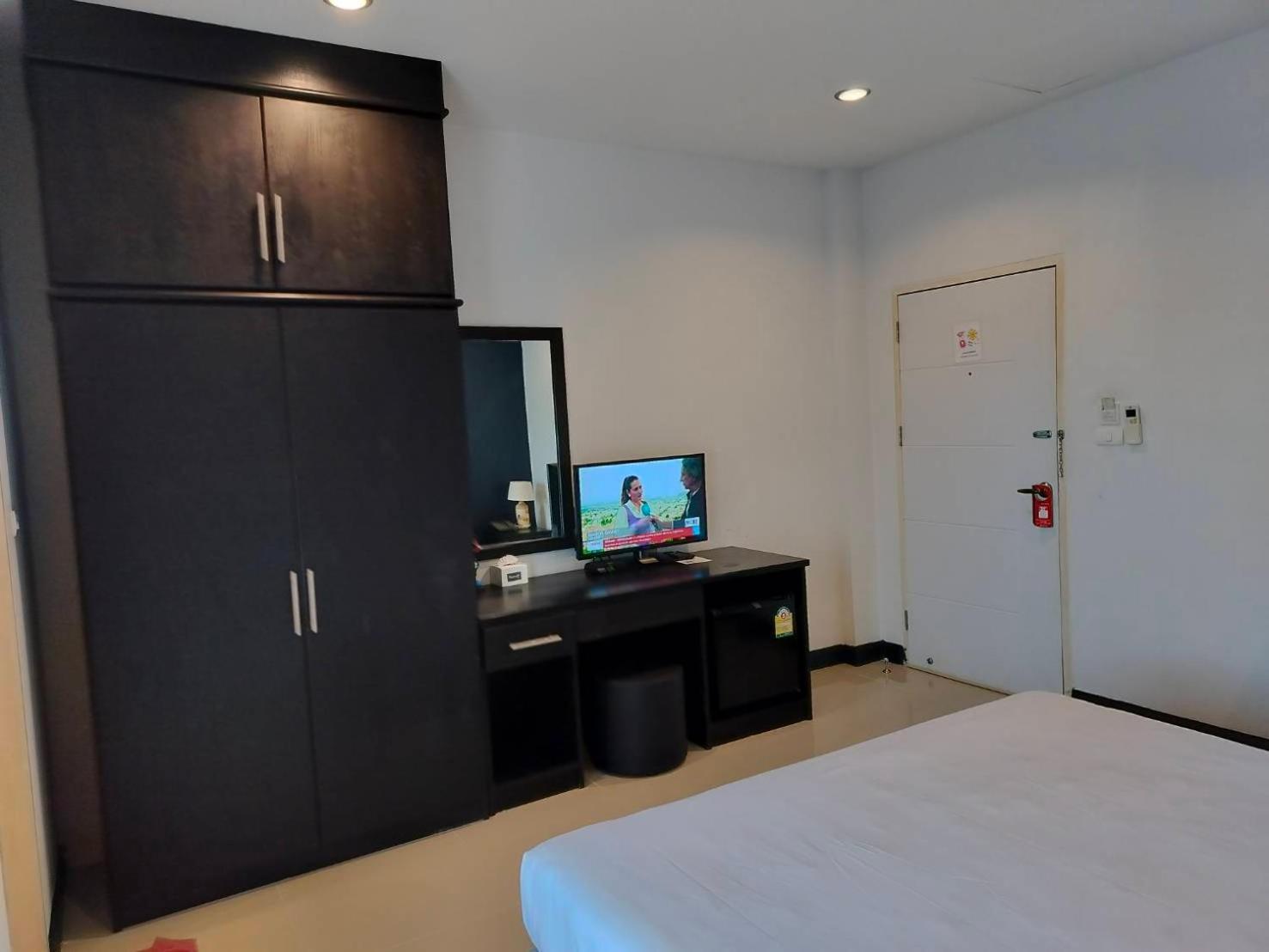 May House Karon Beach Ban Karon Buitenkant foto