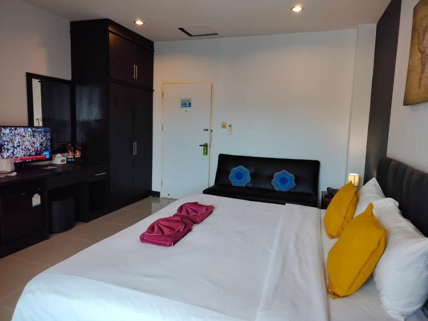 May House Karon Beach Ban Karon Buitenkant foto